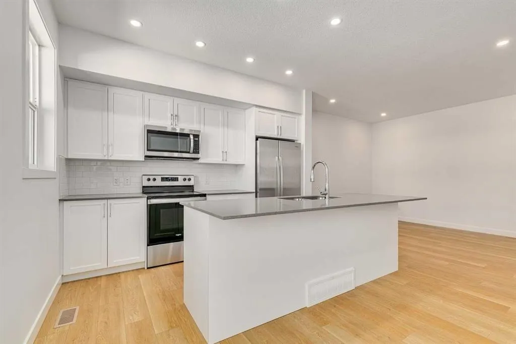 65 Belvedere Point SE, #303