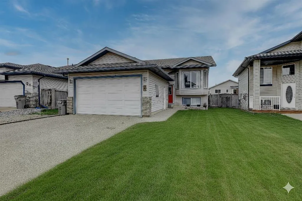 77 Pinnacle Crescent