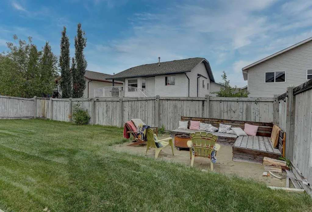 77 Pinnacle Crescent