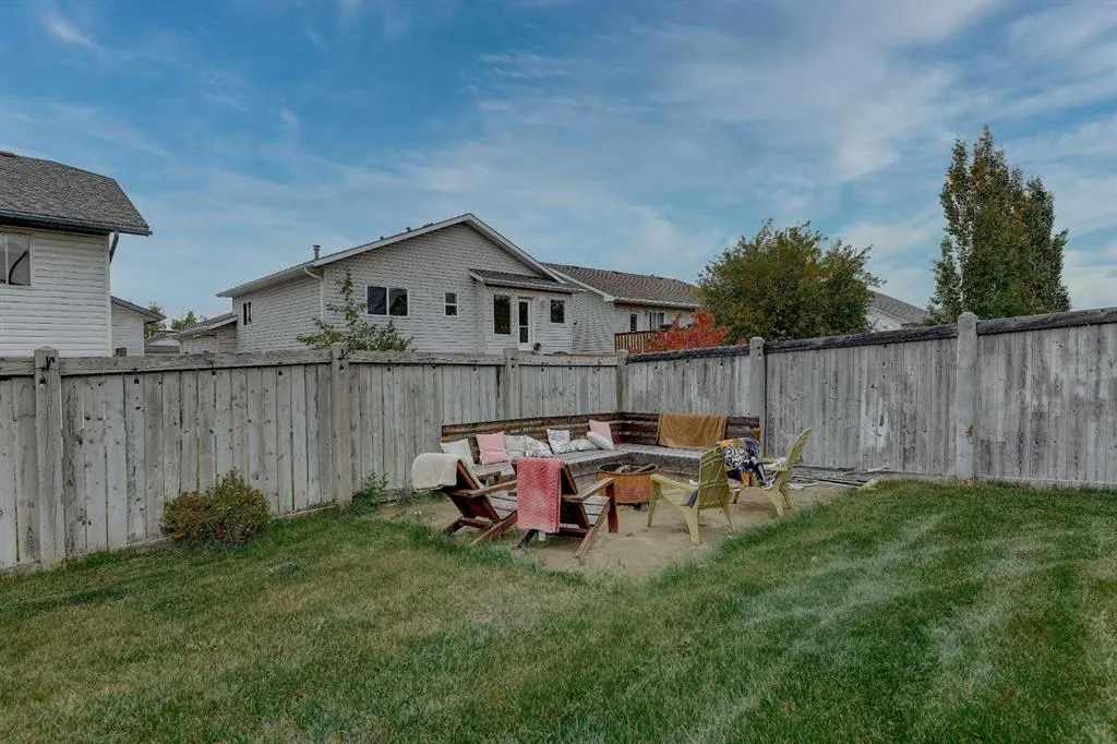 77 Pinnacle Crescent
