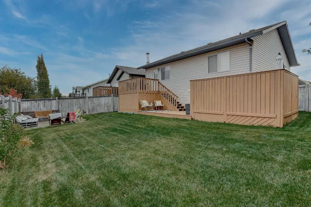 77 Pinnacle Crescent
