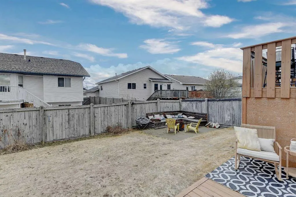 77 Pinnacle Crescent