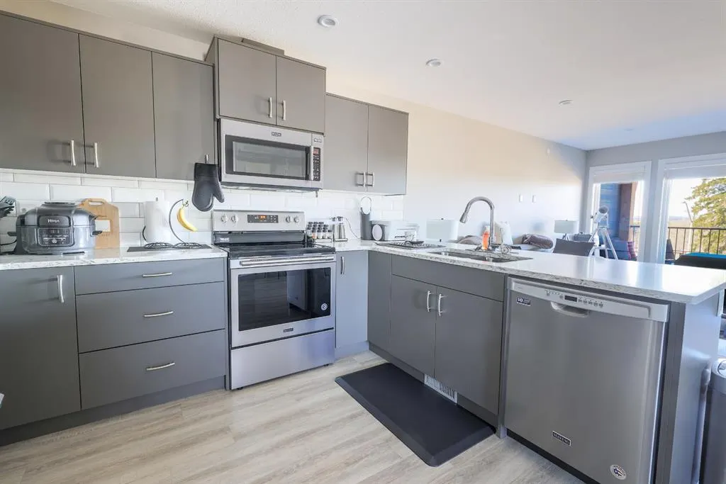 53 Street, #5111