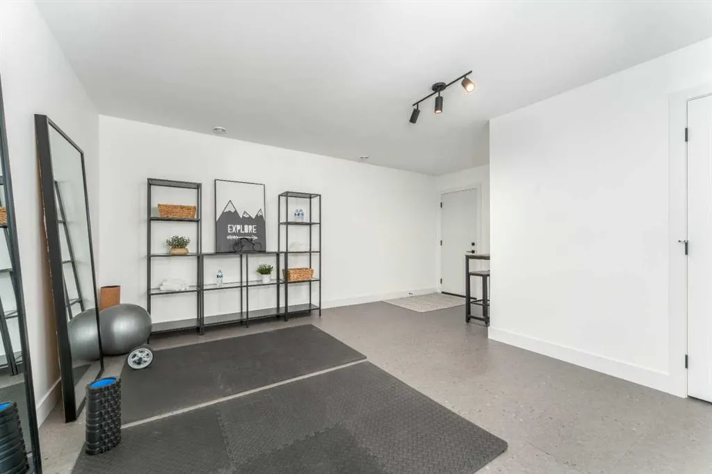 1413 Mountain Avenue, #103