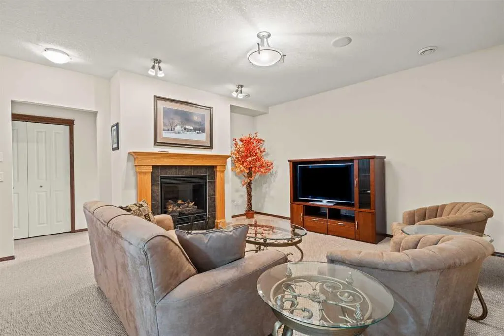 421 Boulder Creek Way SE