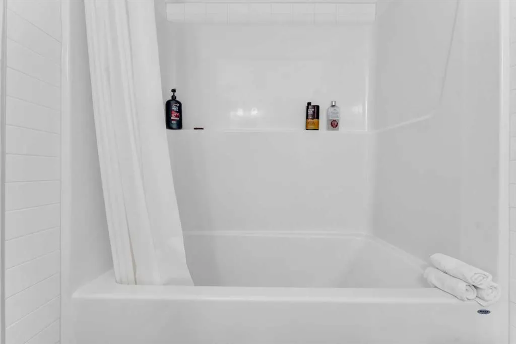 10060 46 Street NE, #512