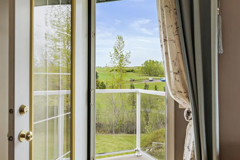 243121 16 Street E, #200