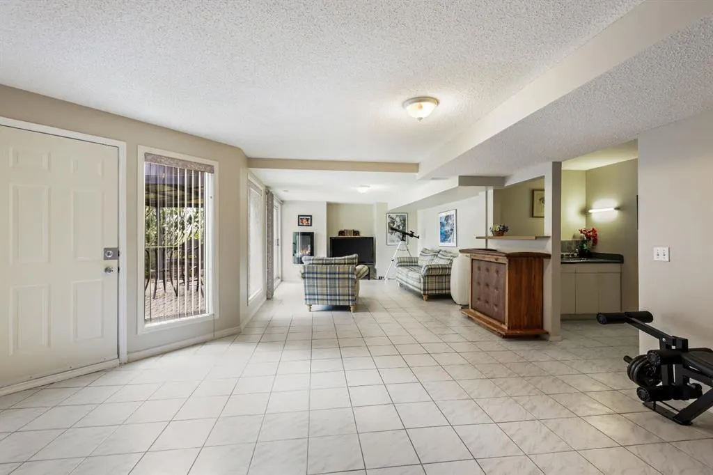 243121 16 Street E, #200