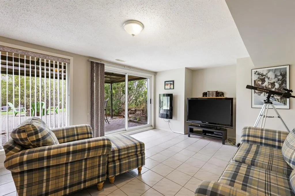 243121 16 Street E, #200