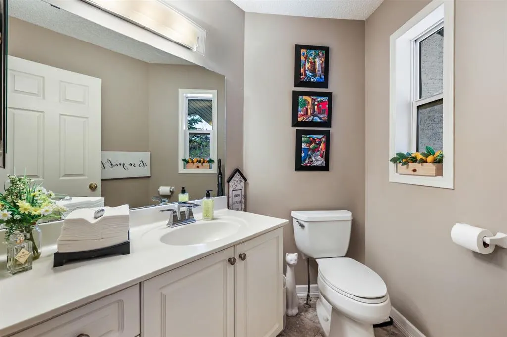 243121 16 Street E, #200