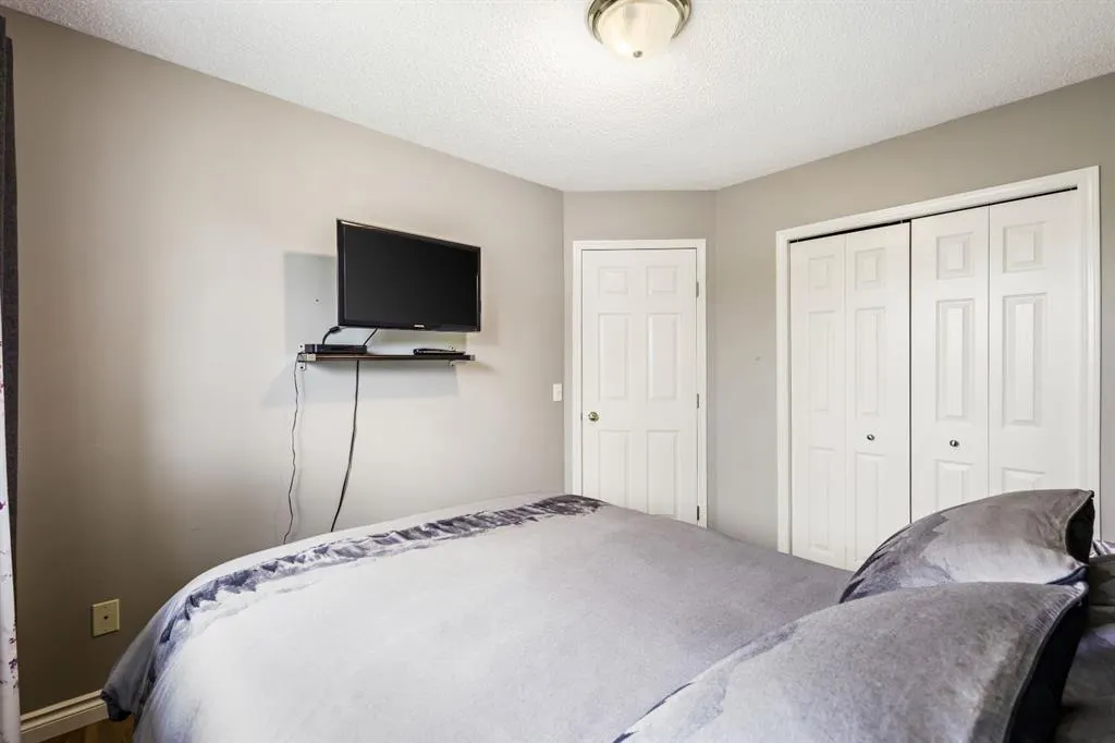 243121 16 Street E, #200