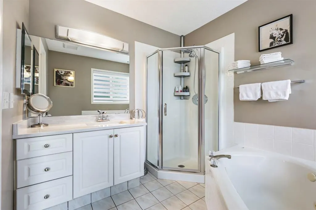 243121 16 Street E, #200