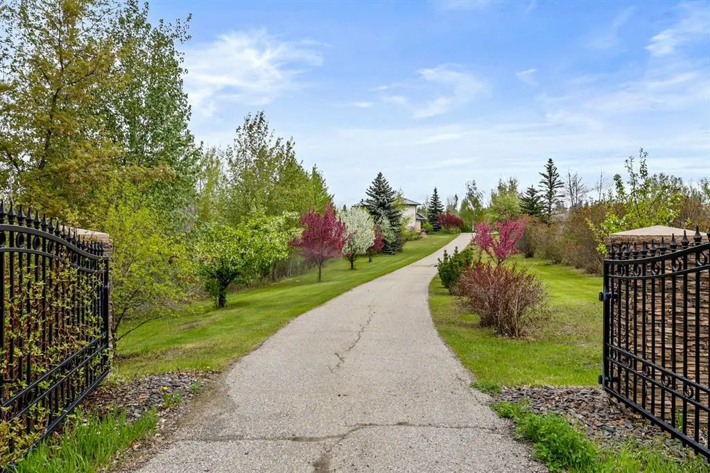 243121 16 Street E, #200