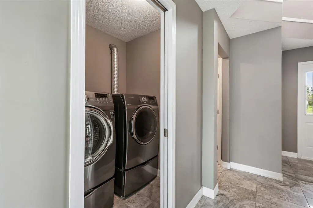 243121 16 Street E, #200