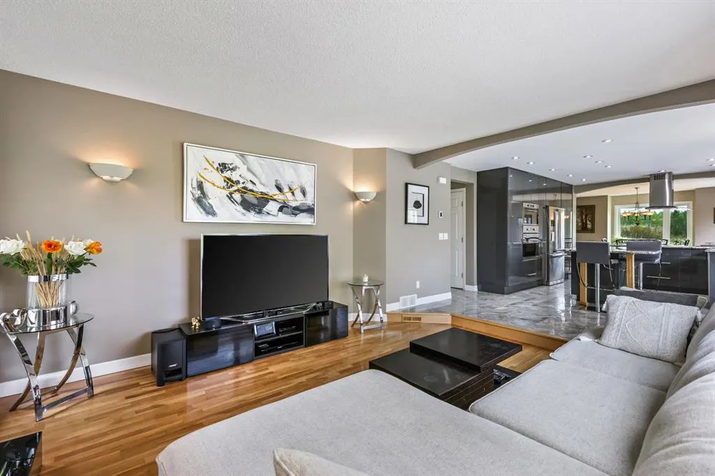 243121 16 Street E, #200