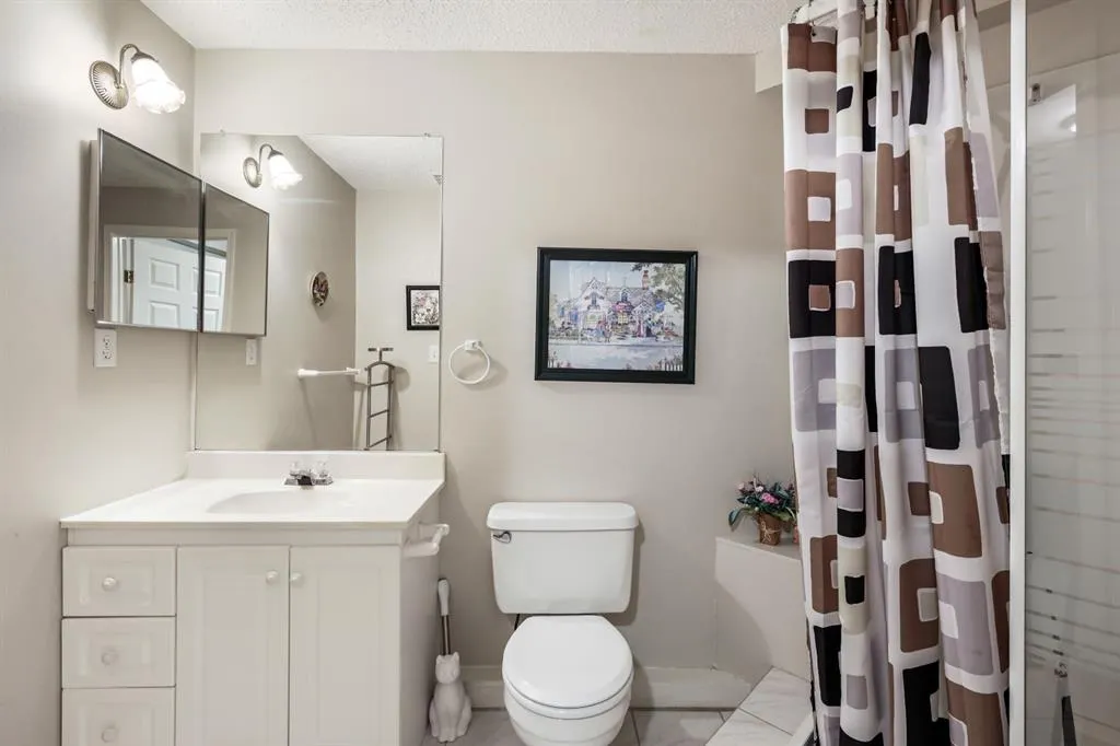 243121 16 Street E, #200