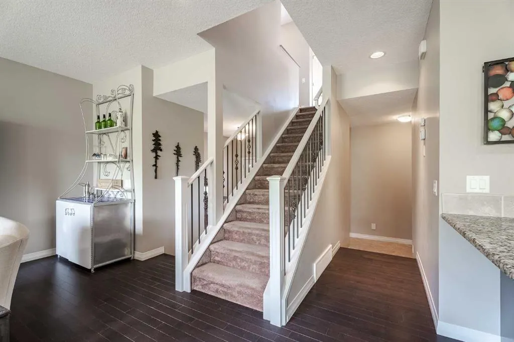 290 Chaparral Valley Terrace SE