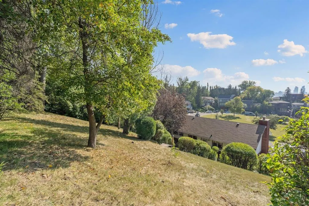 14 Hawthorne Crescent NW