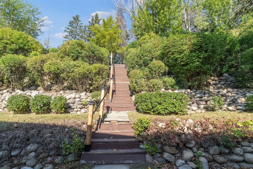 14 Hawthorne Crescent NW