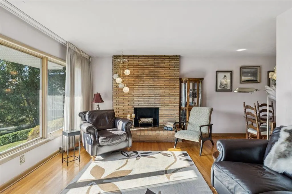14 Hawthorne Crescent NW