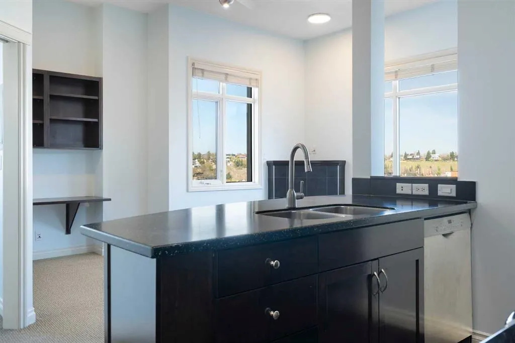 910 Centre Avenue NE, #633