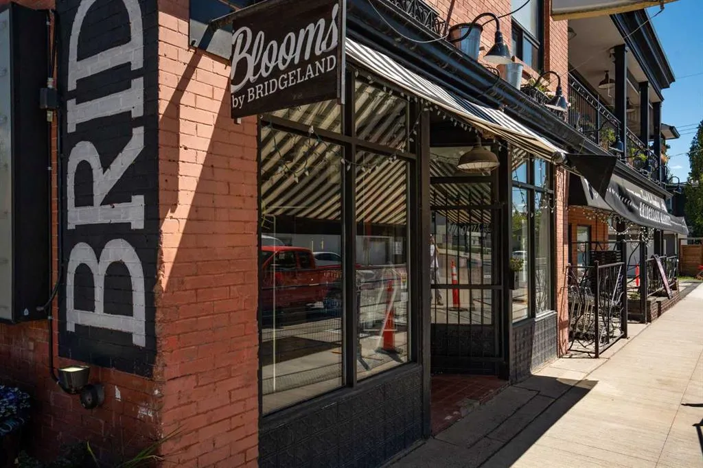910 Centre Avenue NE, #633