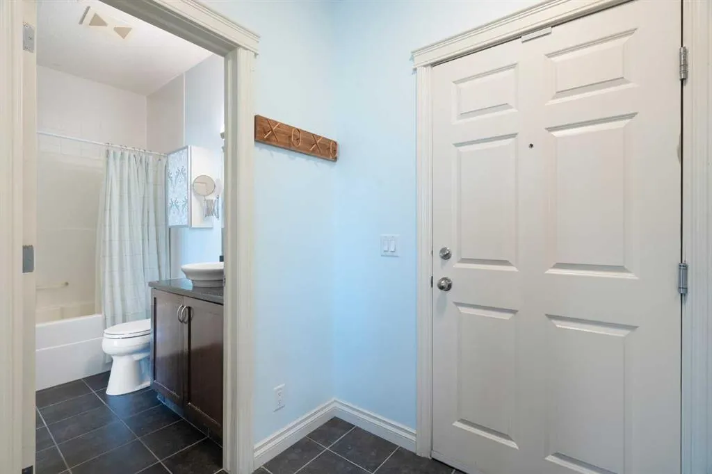 910 Centre Avenue NE, #633