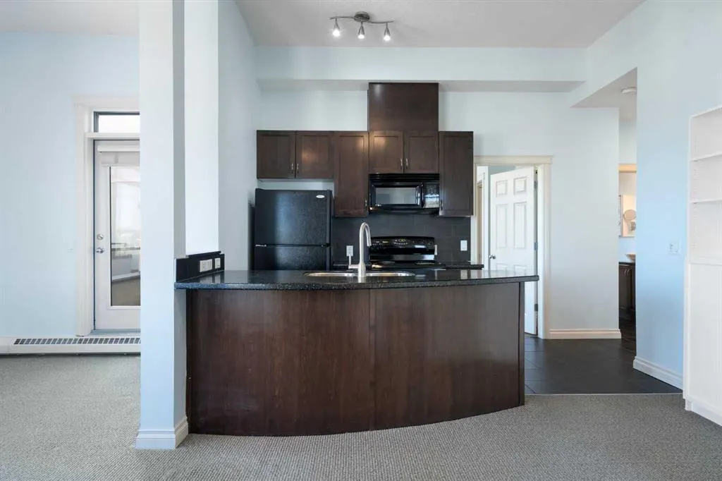 910 Centre Avenue NE, #633