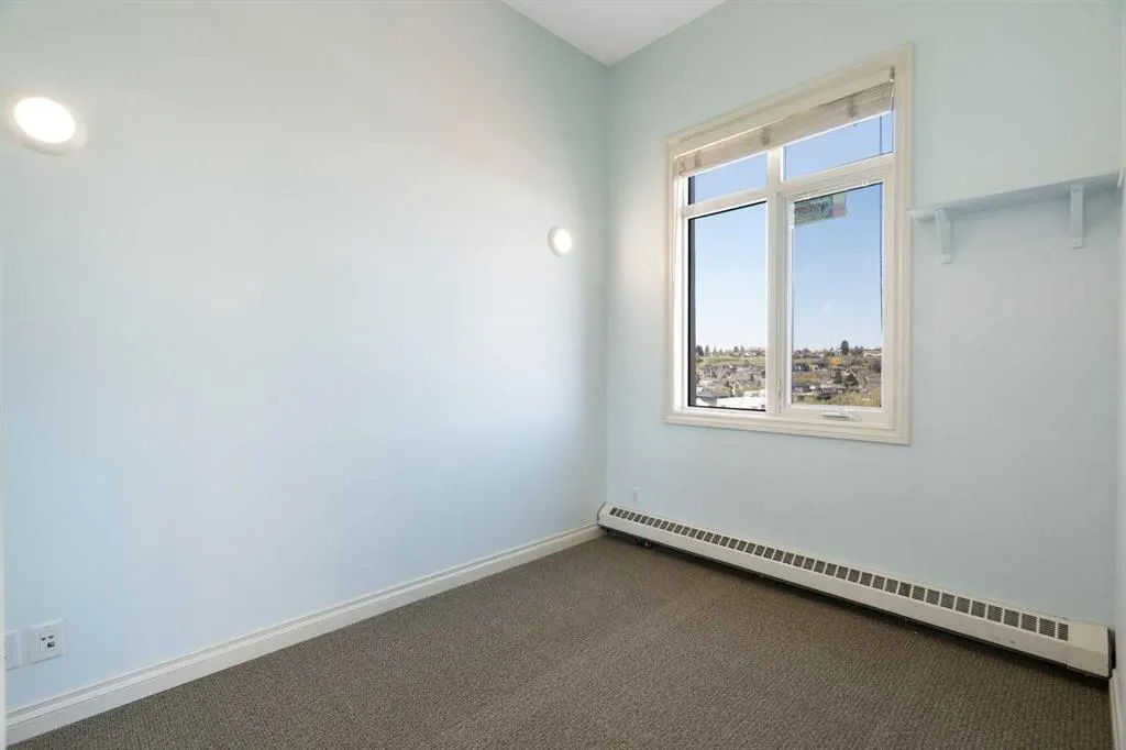 910 Centre Avenue NE, #633