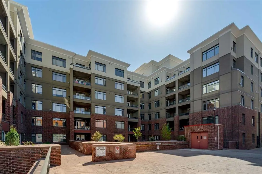 910 Centre Avenue NE, #633