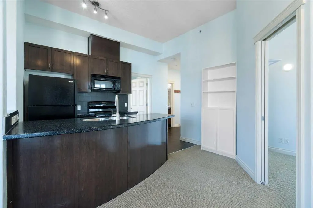 910 Centre Avenue NE, #633