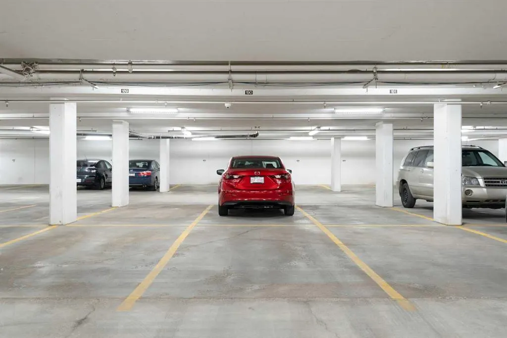 910 Centre Avenue NE, #633