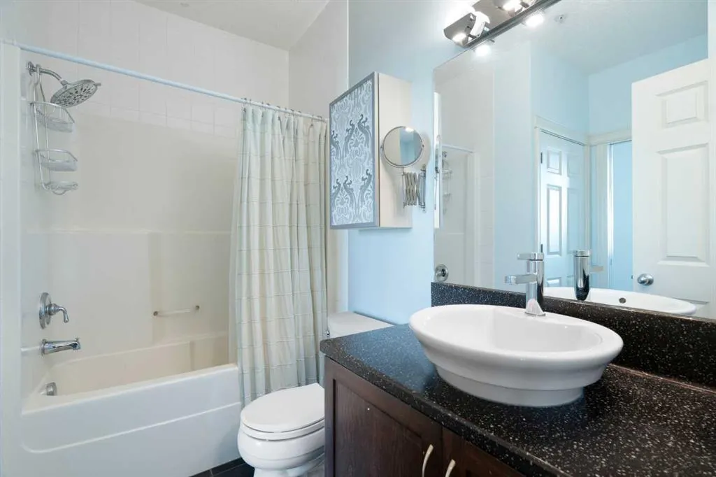 910 Centre Avenue NE, #633