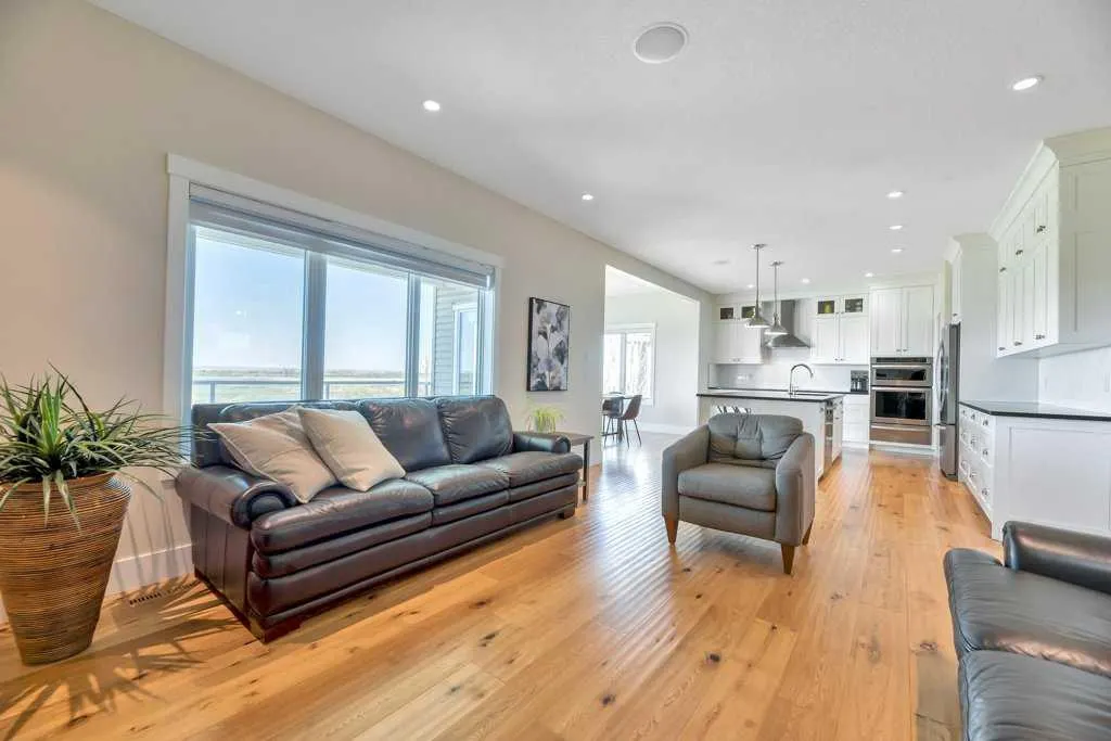 1069 Hillcrest Manor Estates