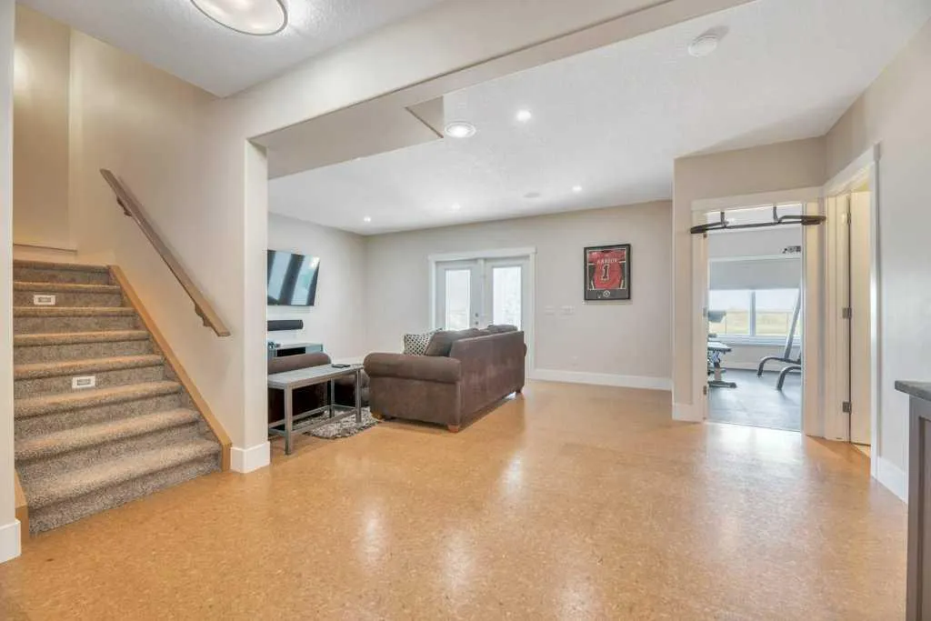 1069 Hillcrest Manor Estates