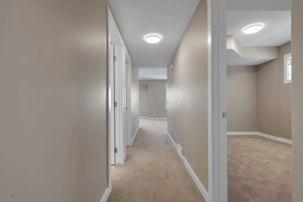 47 Corner Meadows Row NE