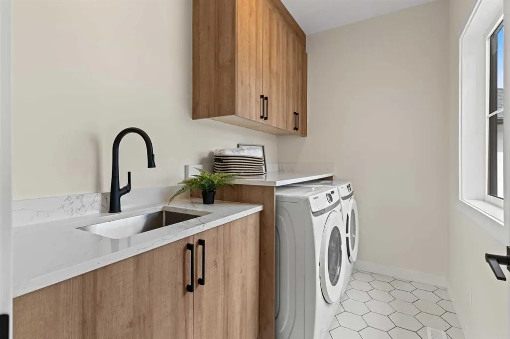 1176 Iron Ridge Avenue