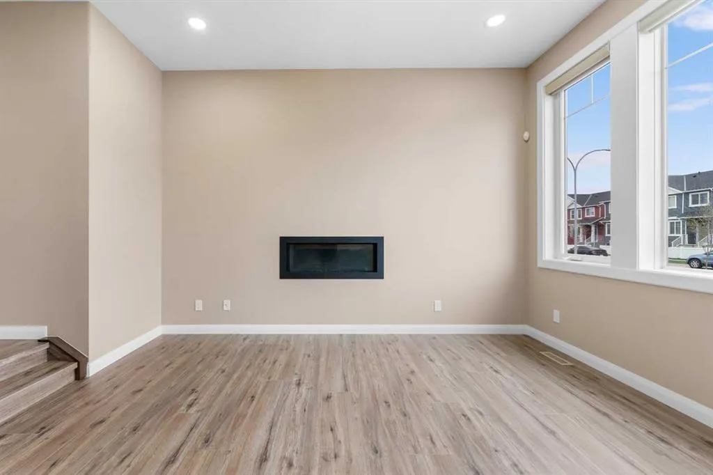 53 Redstone Avenue NE