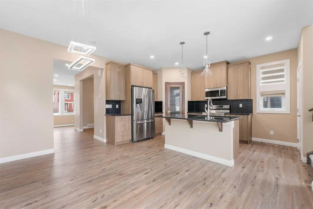 53 Redstone Avenue NE