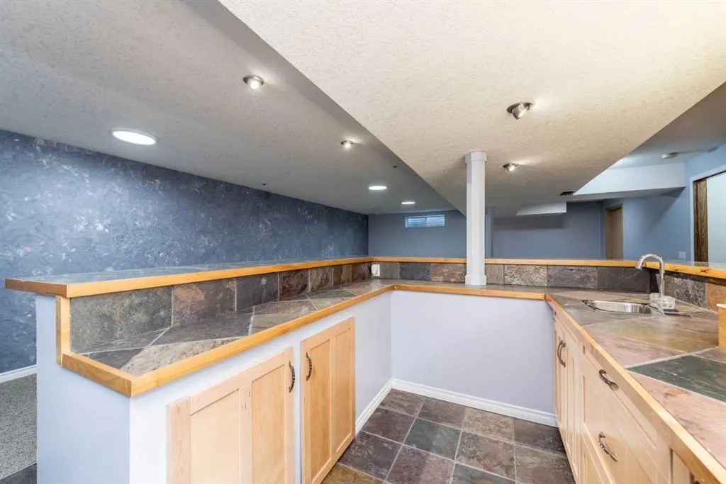 251 Douglas Woods Drive SE
