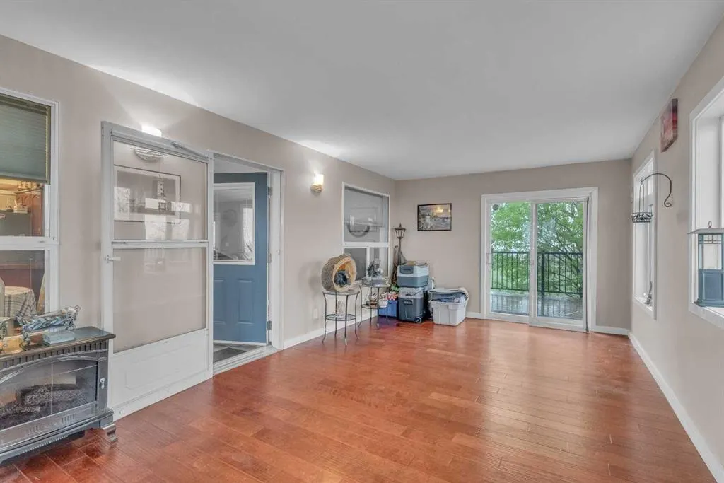 270046 Township Road 284
