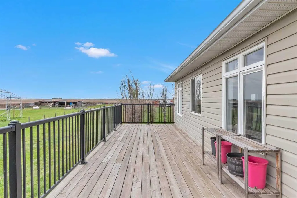 270046 Township Road 284