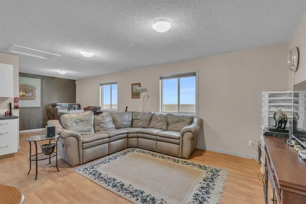 270046 Township Road 284