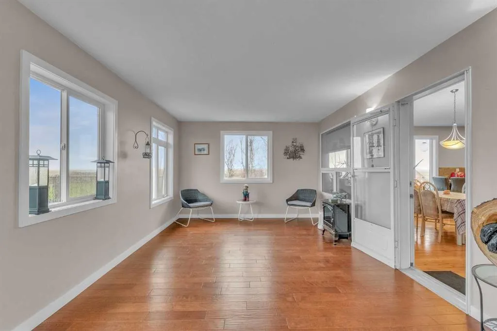 270046 Township Road 284