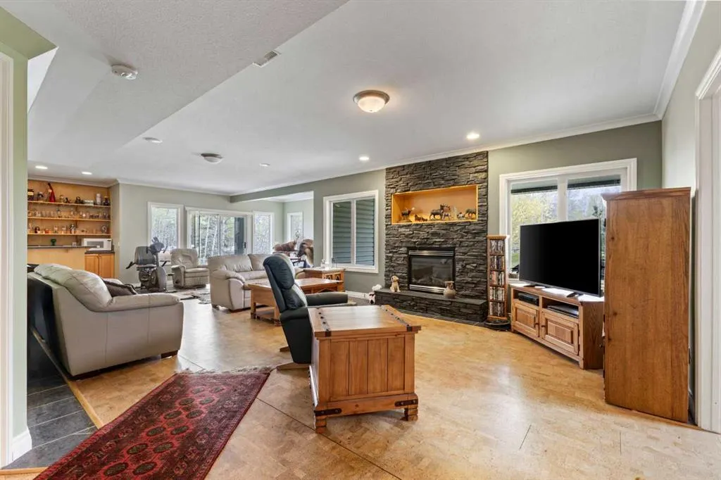 288017 160 Avenue W