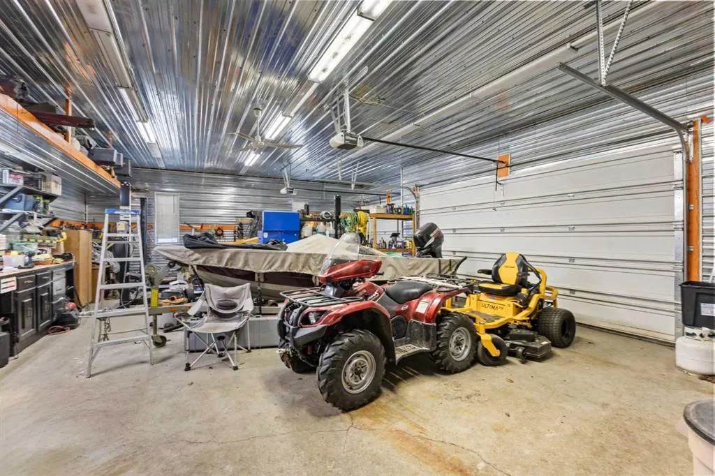 288017 160 Avenue W