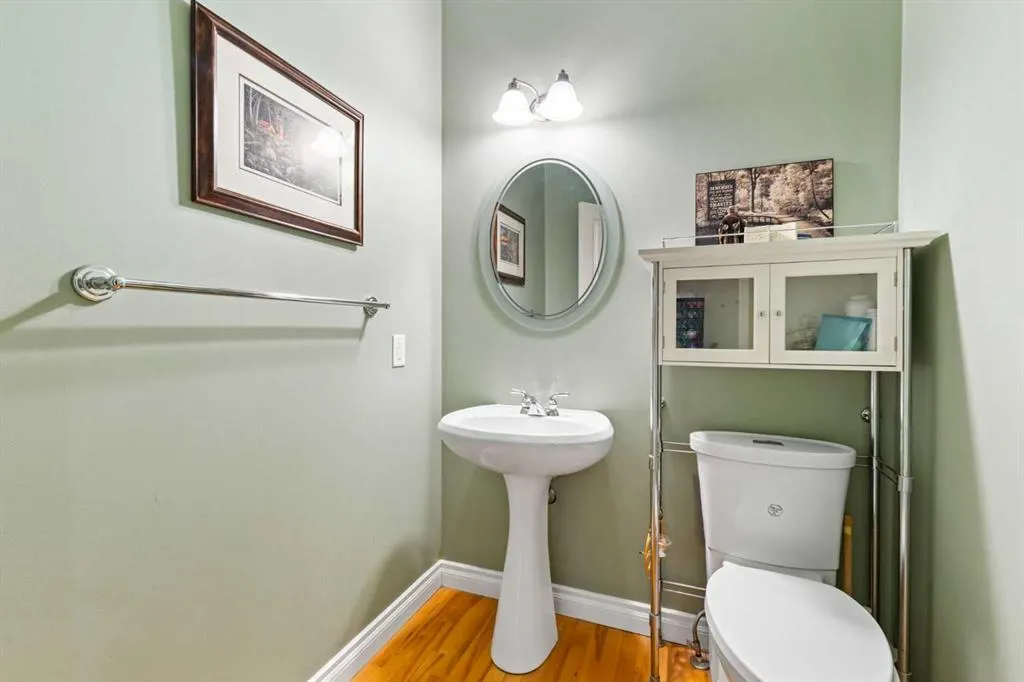 288017 160 Avenue W