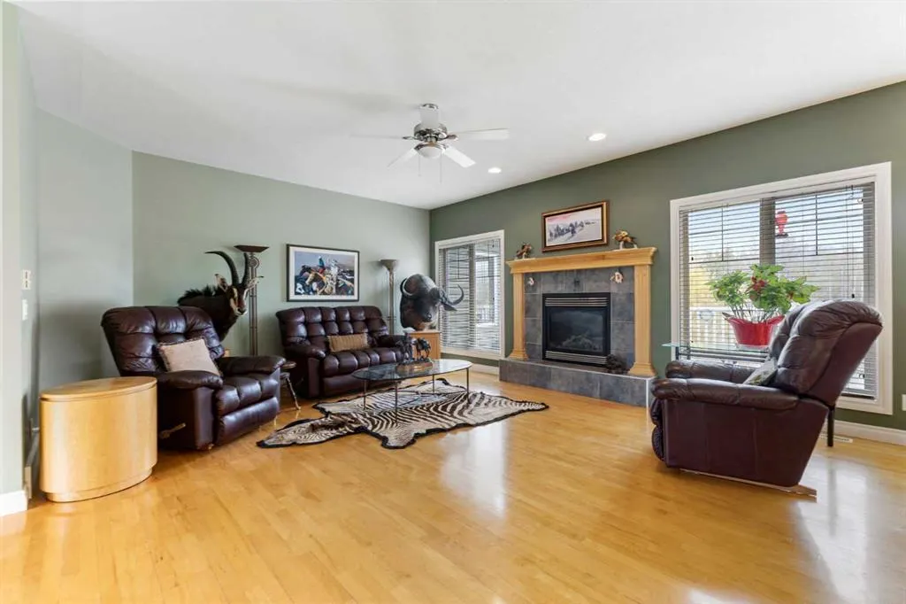 288017 160 Avenue W