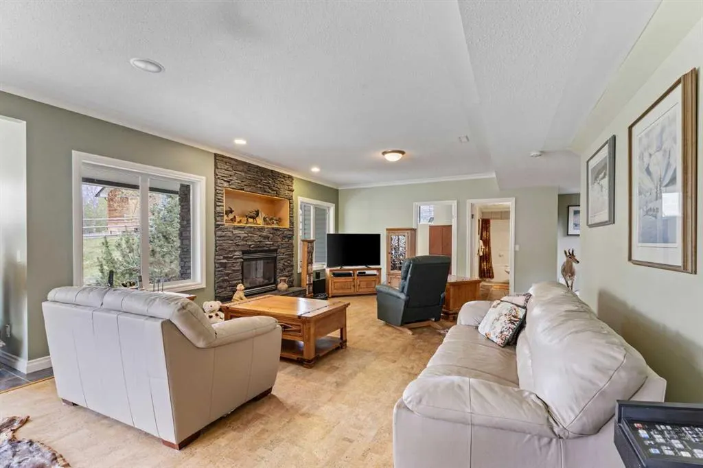 288017 160 Avenue W