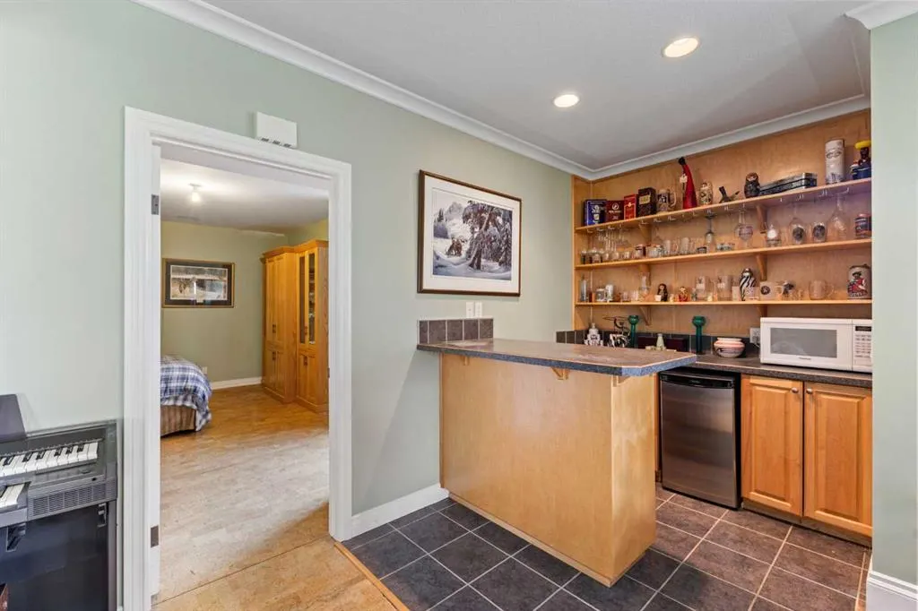 288017 160 Avenue W